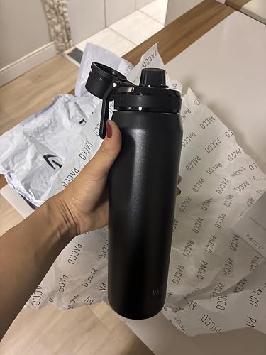 Garrafa linda e deixa a água gelada o dia inteiro